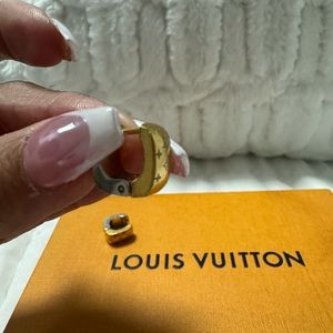 Louis Vuitton earrings . Super cute ❤️